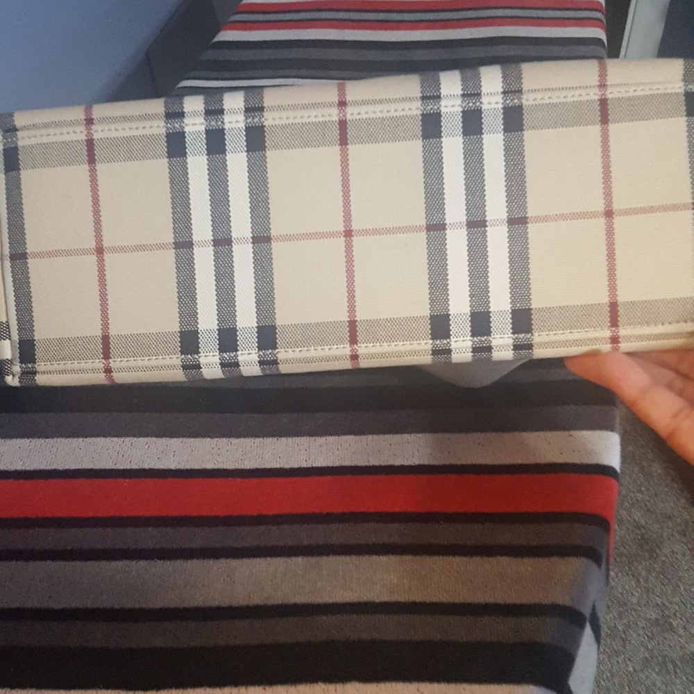 Burberry Purse - Picture 2 of 4